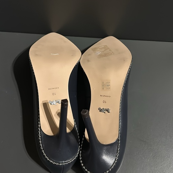 Navy Coach Leather Pumps Size 10 Bead-Trim Heels NWOB - Picture 4 of 4